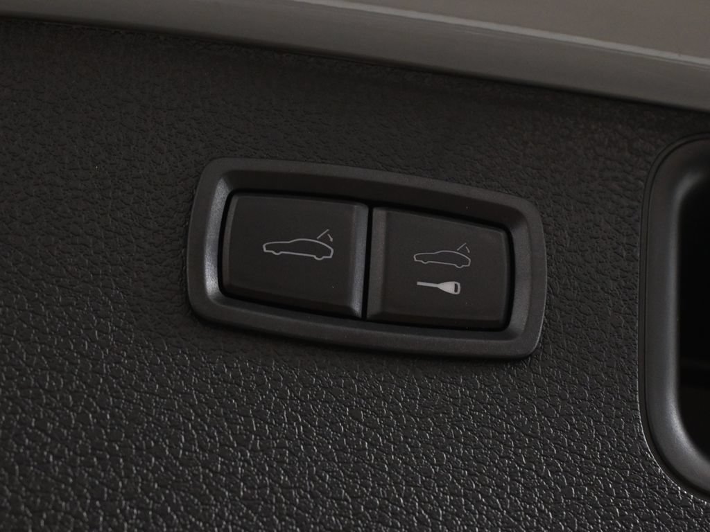 New 2026 Porsche Macan AWD/4WD image 43