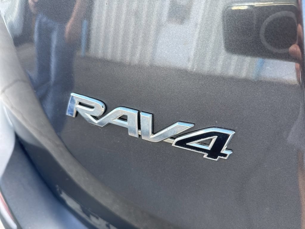 Used 2014 Toyota RAV4 Limited w/ Technology Package AWD/4WD image 10
