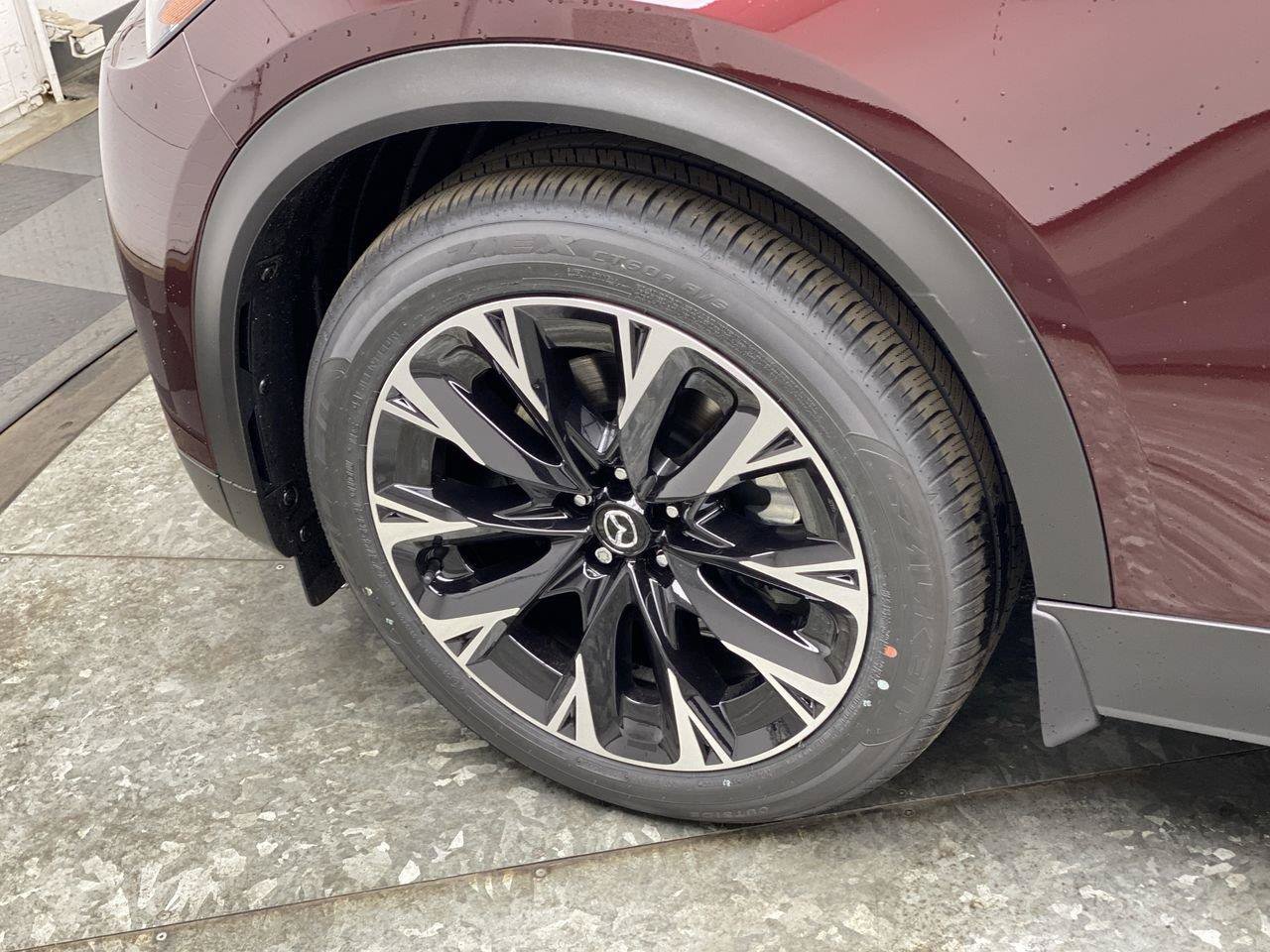 Used 2024 MAZDA CX-90 Plug-In Hybrid w/ Premium Pkg AWD/4WD image 34