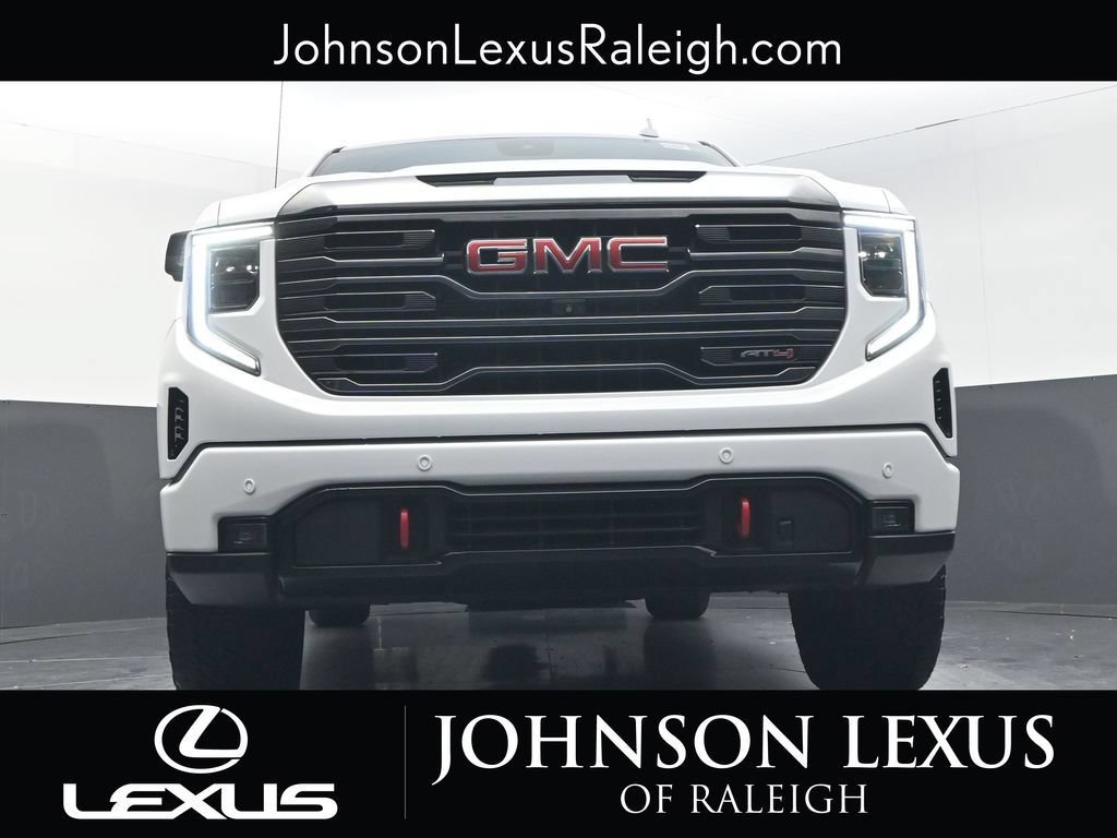 Used 2023 GMC Sierra 1500 AT4 w/ AT4 Premium Package AWD/4WD image 18