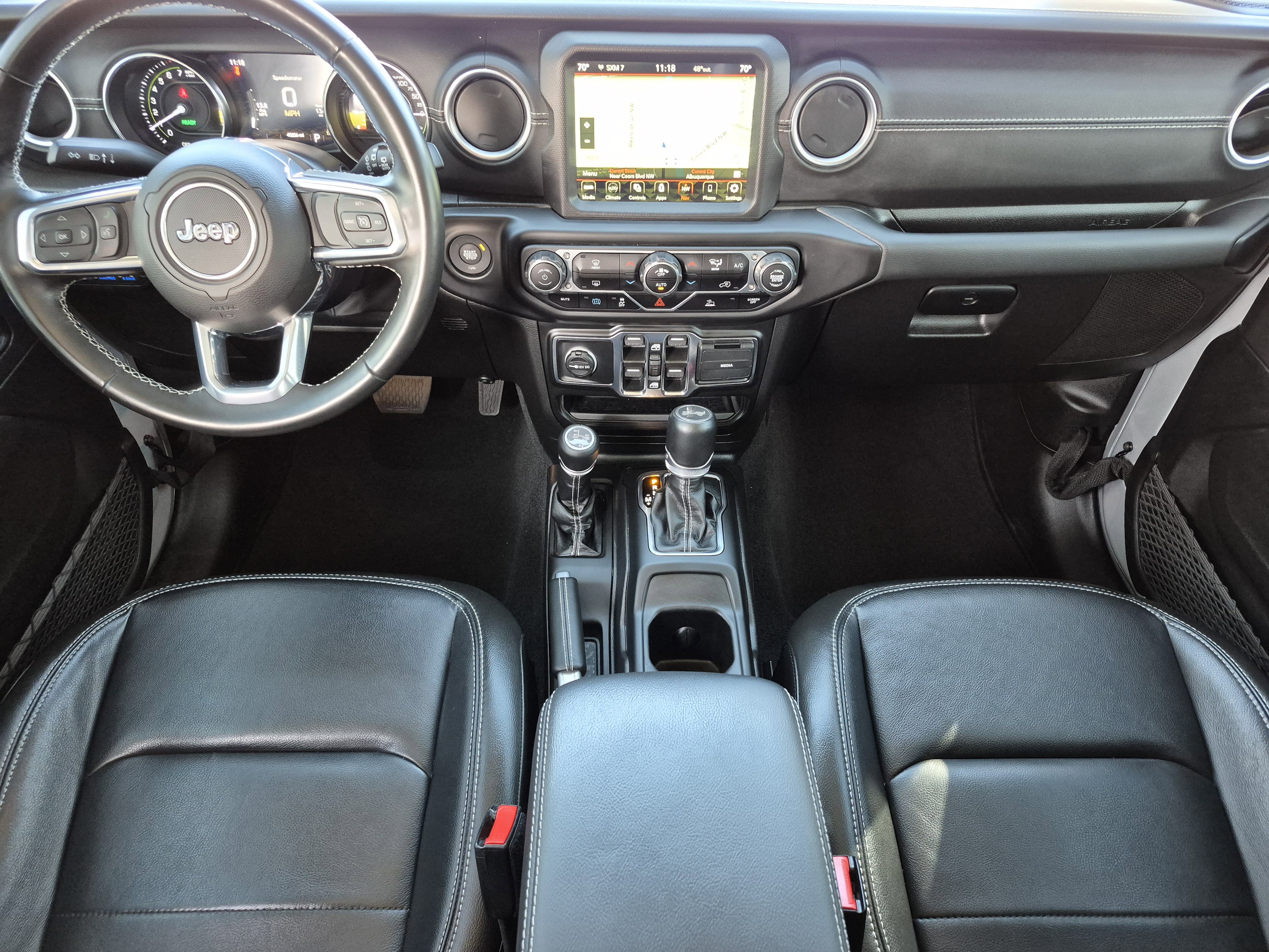 Used 2022 Jeep Wrangler Unlimited Sahara AWD/4WD image 30
