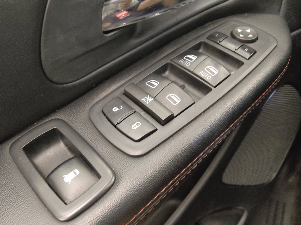 Used 2016 Dodge Grand Caravan R/T FWD image 27