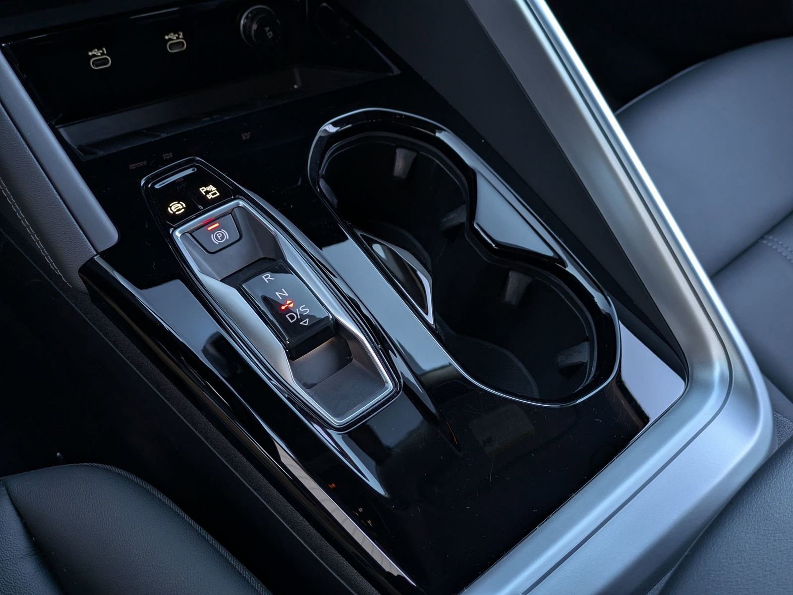 Used 2025 Audi Q5 Premium w/ Convenience Package image 14