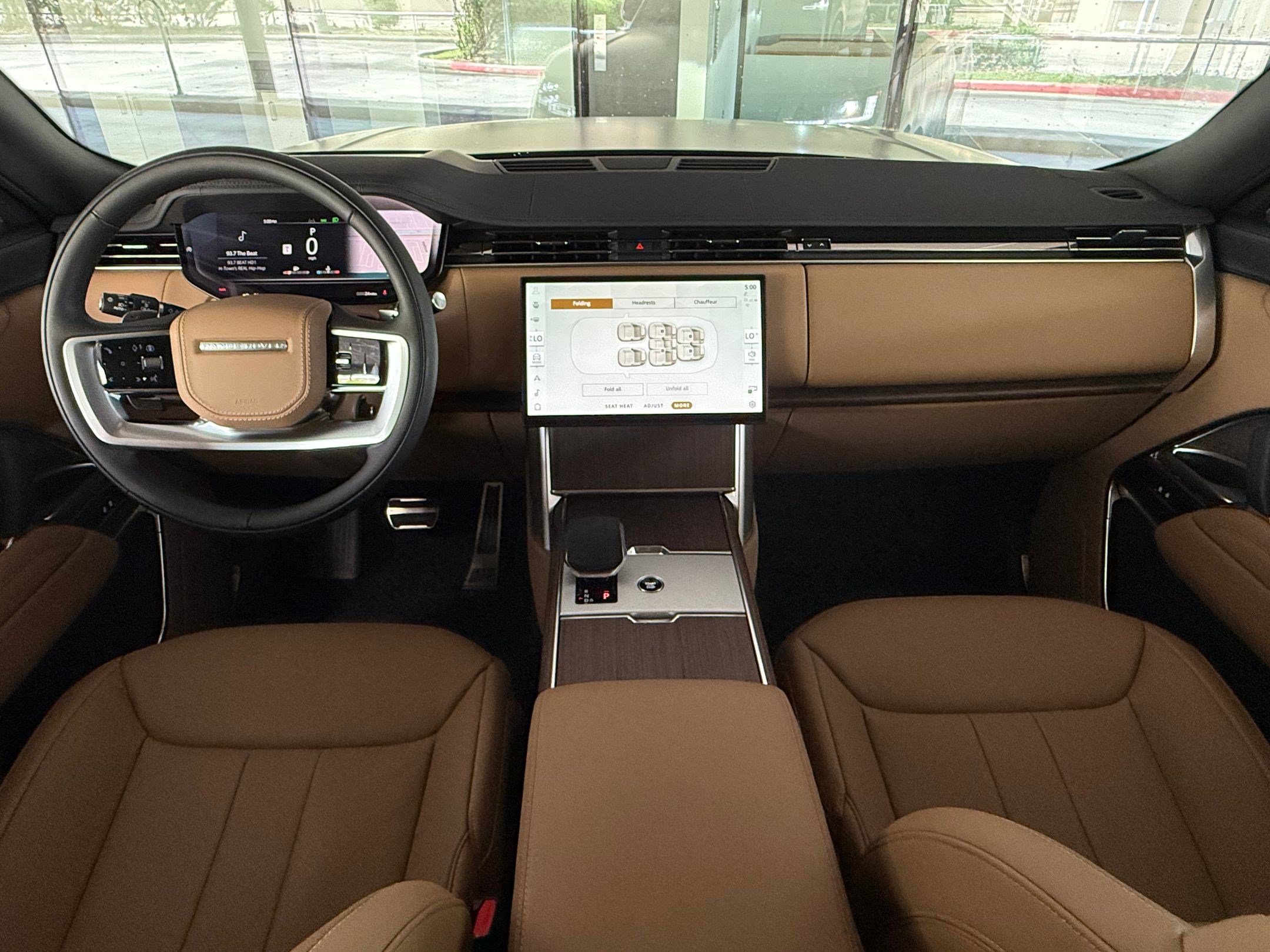 New 2026 Land Rover Range Rover Long Wheelbase SE AWD/4WD image 14