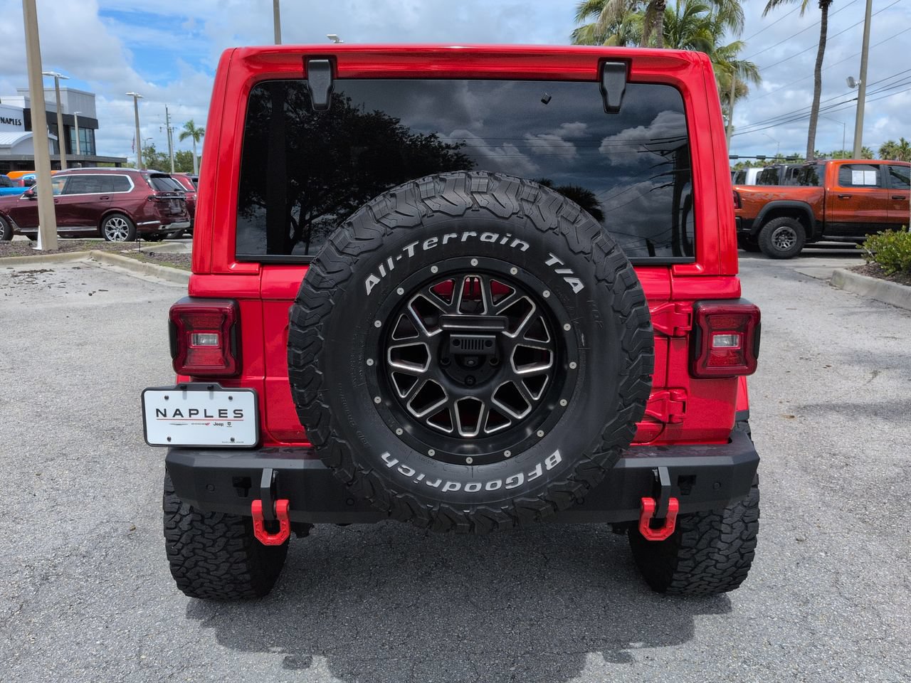 Used 2020 Jeep Wrangler Unlimited Sahara AWD/4WD image 6