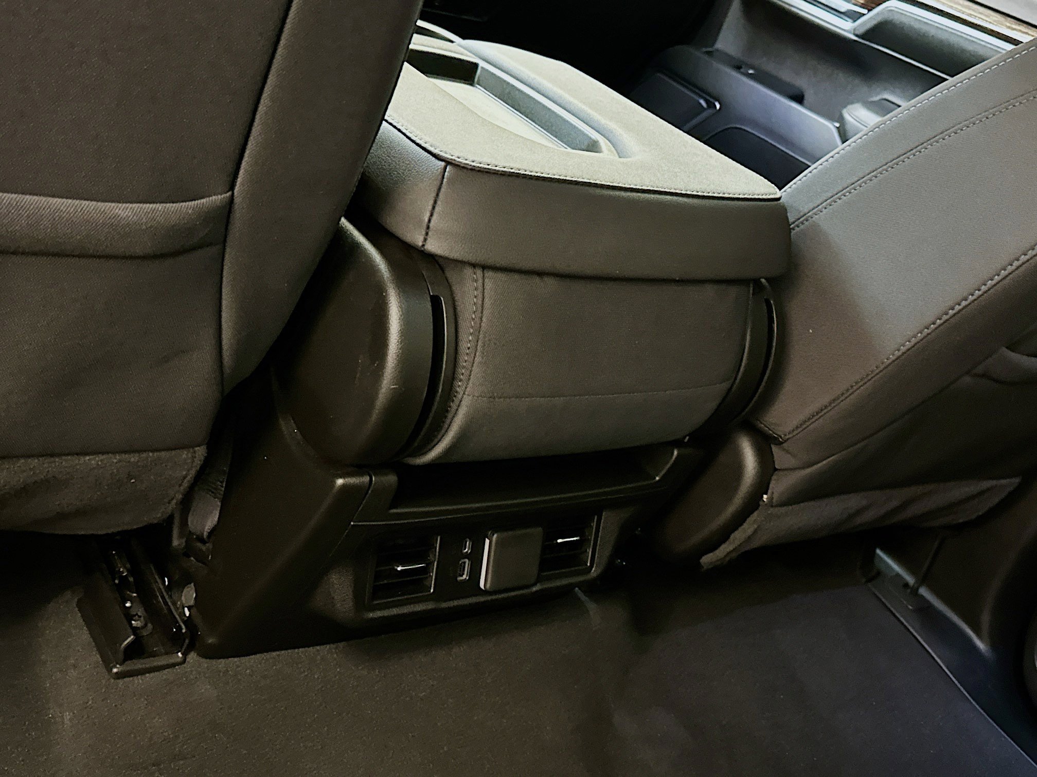 Used 2024 GMC Sierra 1500 Elevation image 28