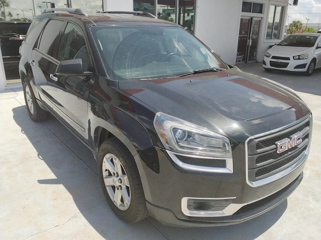Used 2014 GMC Acadia SLE image 3