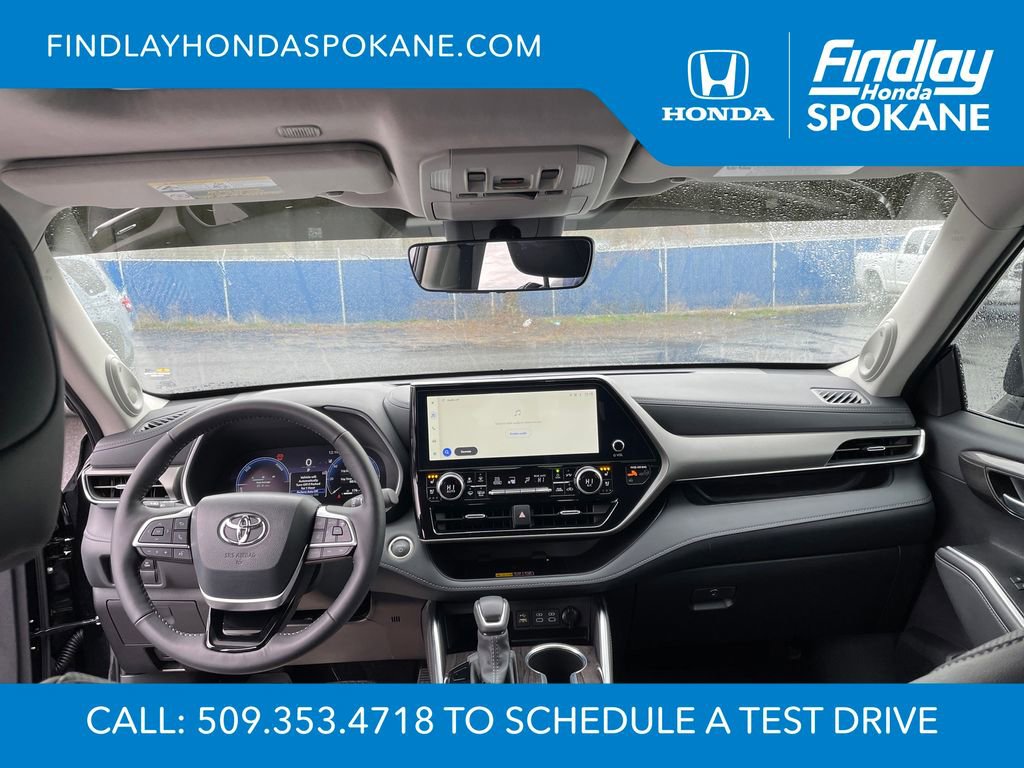 Used 2026 Toyota Highlander Limited image 22