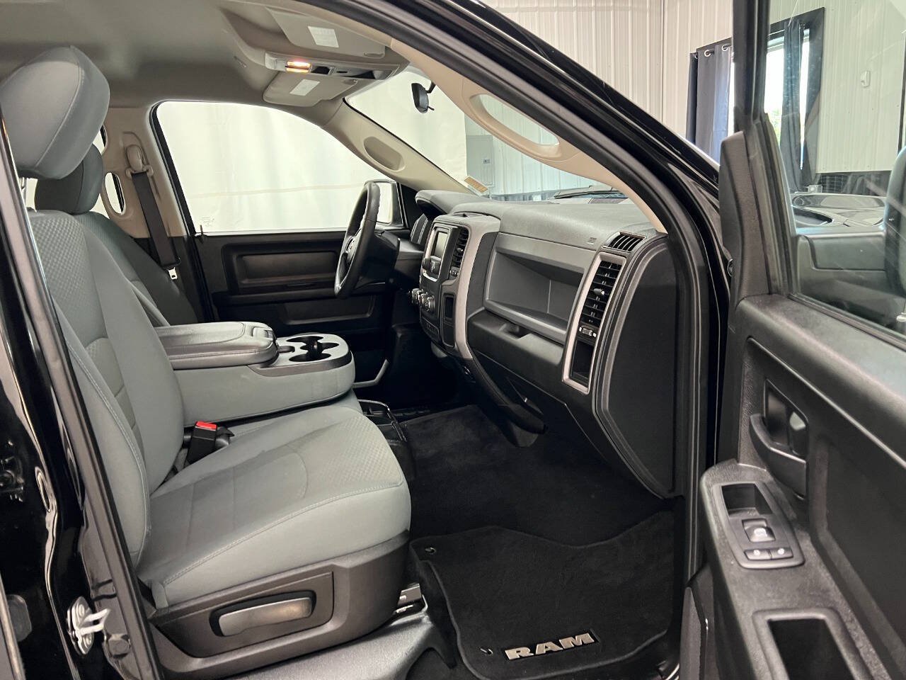 Used 2019 RAM 1500 Express w/ Express Value Package AWD/4WD image 11