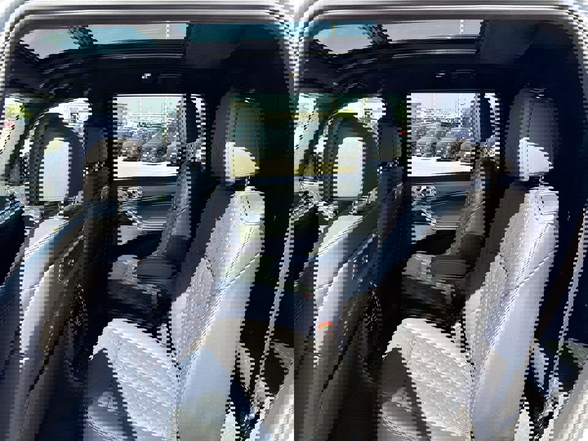 Used 2023 BMW X7 xDrive40i w/ Executive Package image 24