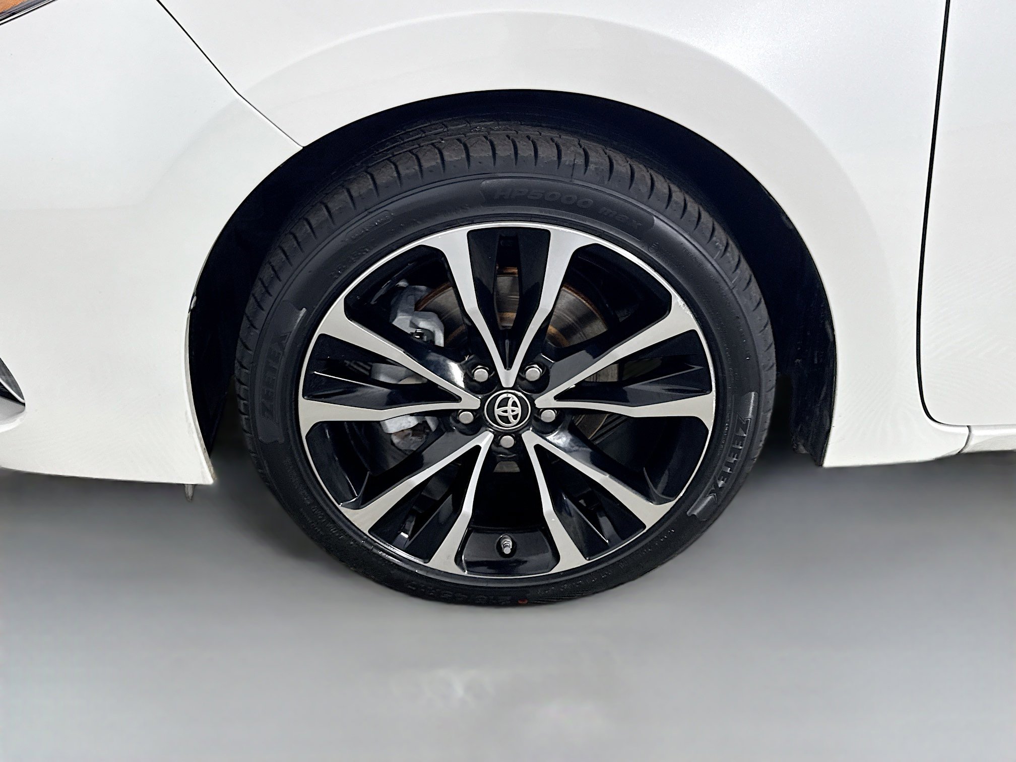 Used 2018 Toyota Corolla XSE w/ Carpet Mat Package (TMS) FWD image 38