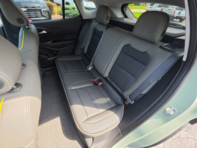 New 2026 Chevrolet Trax ACTIV w/ Sunroof Package FWD image 20