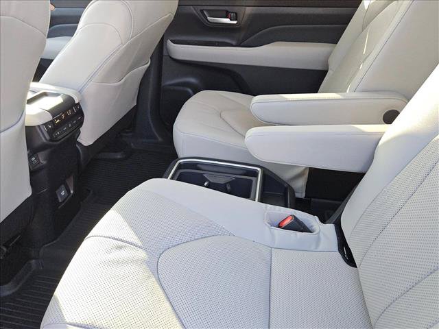 New 2026 Toyota Grand Highlander FWD image 15