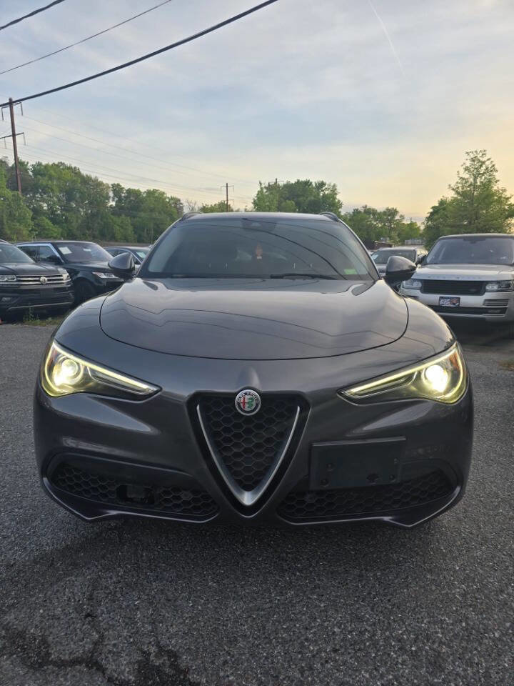 Used 2018 Alfa Romeo Stelvio Sport w/ Quick Order Package 22J Sport image 4