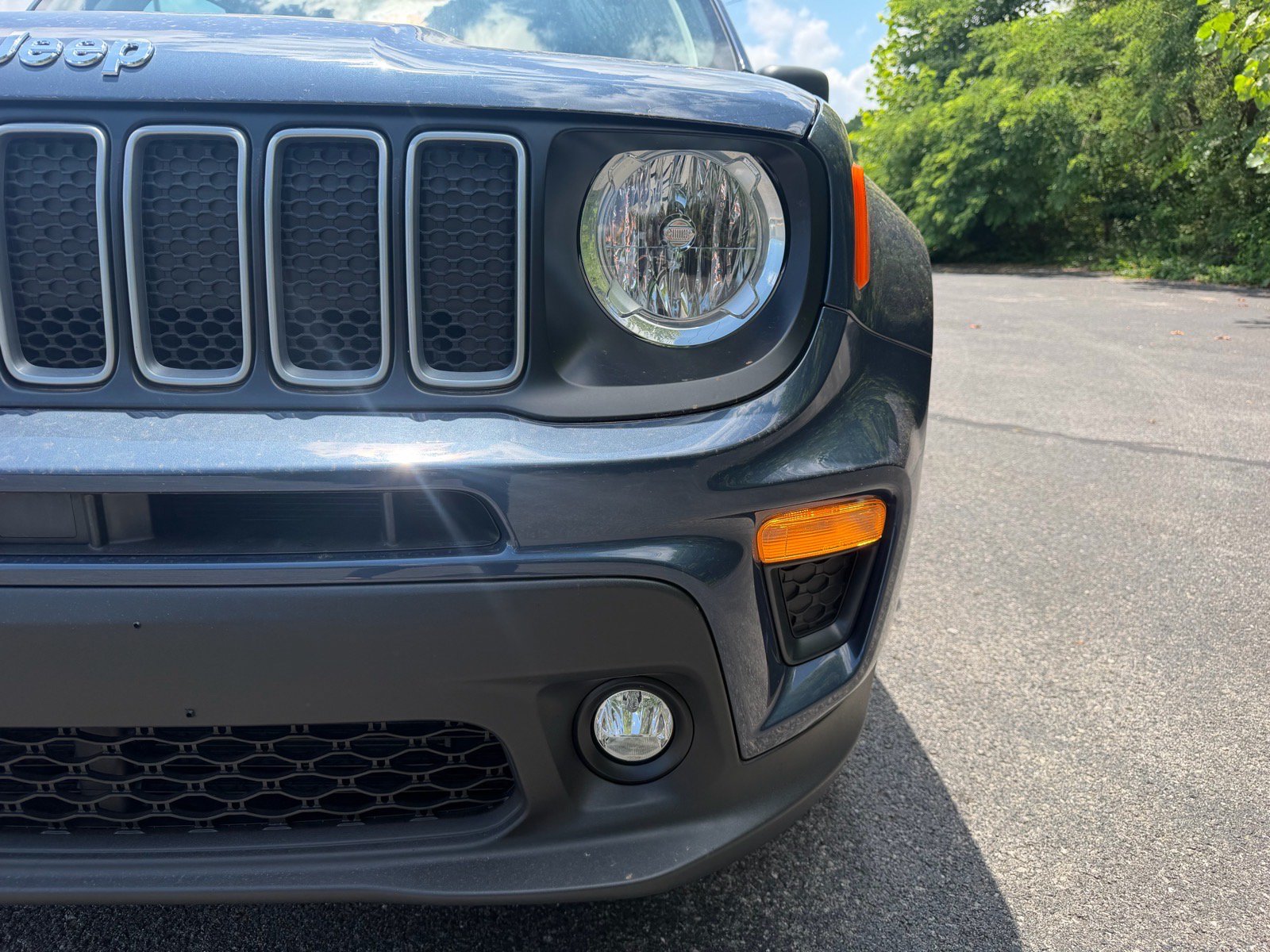 Used 2022 Jeep Renegade Latitude AWD/4WD image 7