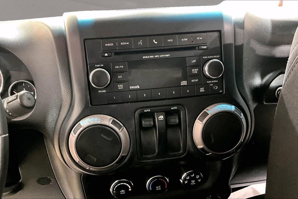 Used 2013 Jeep Wrangler Sport AWD/4WD image 7
