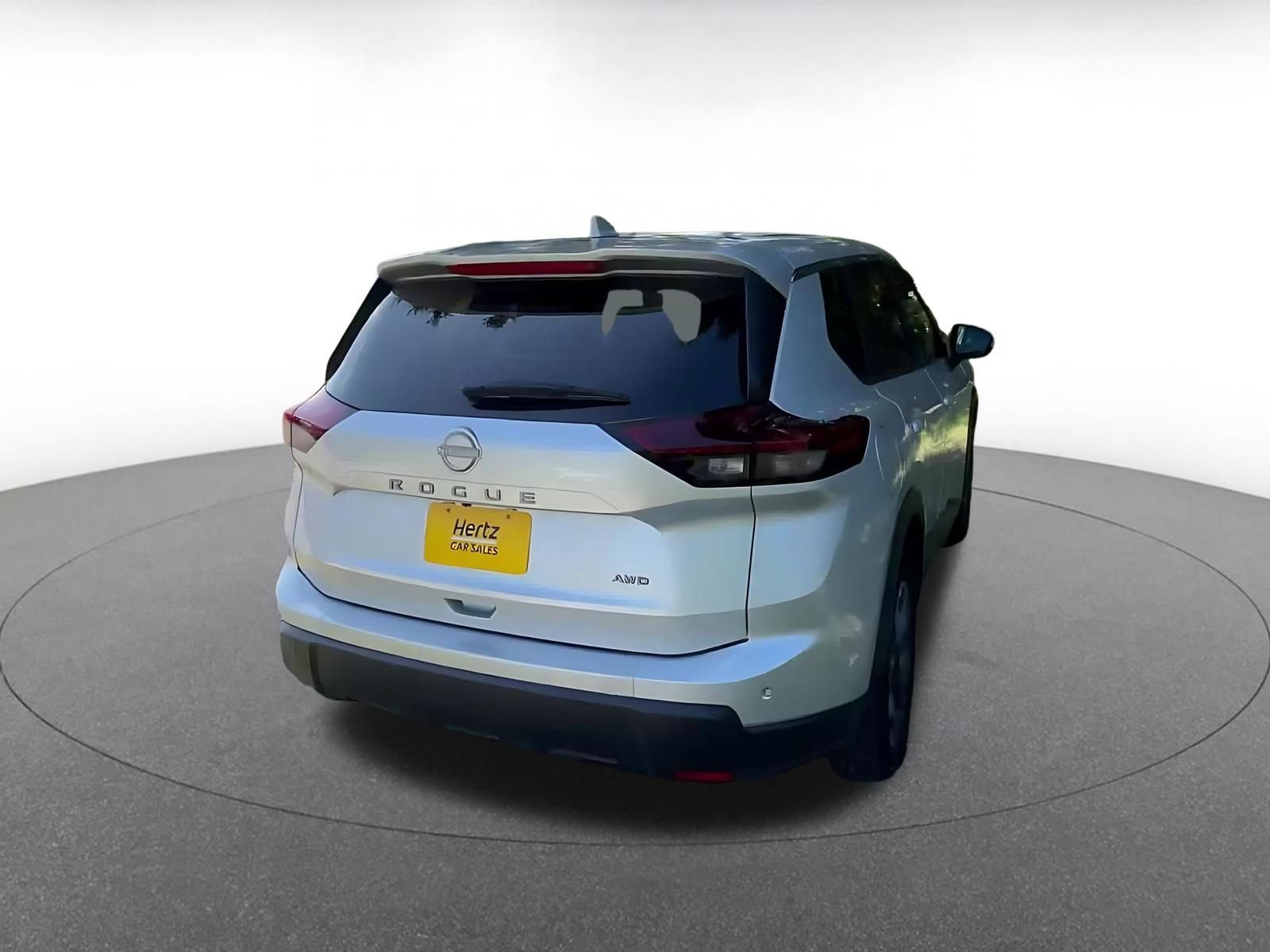 Used 2025 Nissan Rogue SV AWD/4WD image 13