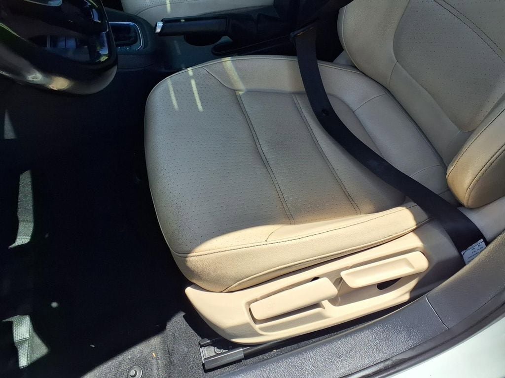 Used 2017 Volkswagen Jetta SE FWD image 24
