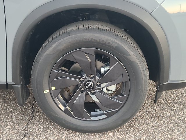 New 2027 Nissan Rogue SV w/ Cold Weather Package AWD/4WD image 9