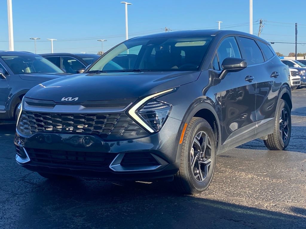 Certified 2024 Kia Sportage LX image 3