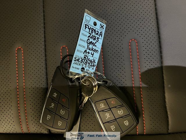 Used 2025 GMC Yukon XL AT4 Ultimate image 62