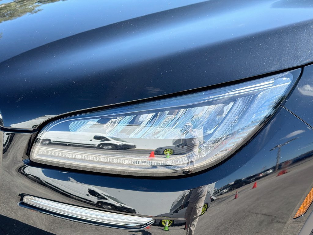 Used 2024 Lincoln Corsair FWD image 9