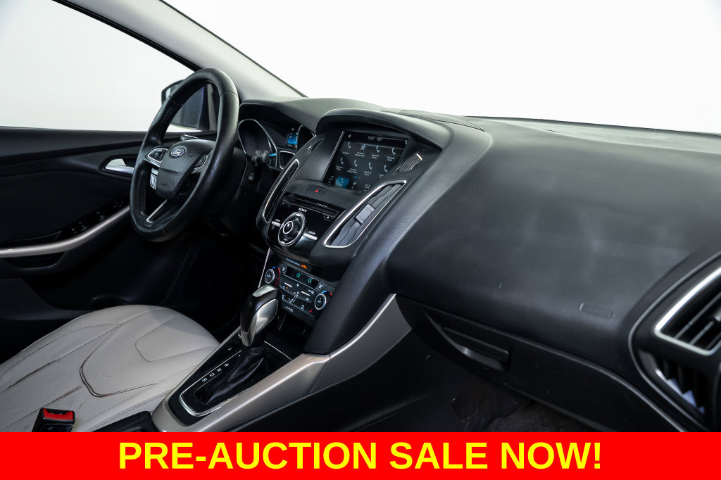 Used 2017 Ford Focus Titanium FWD image 34