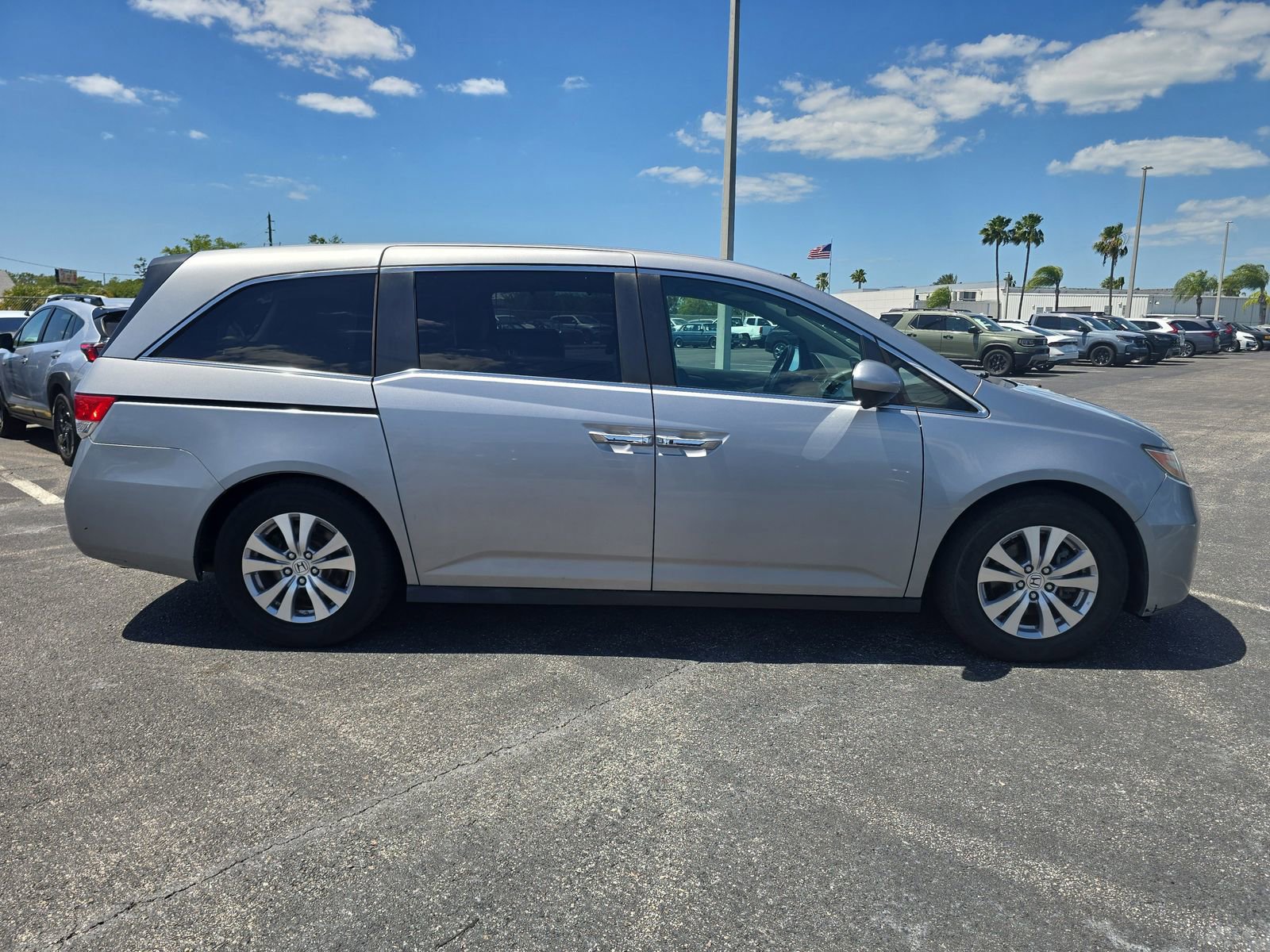 Used 2016 Honda Odyssey EX image 3