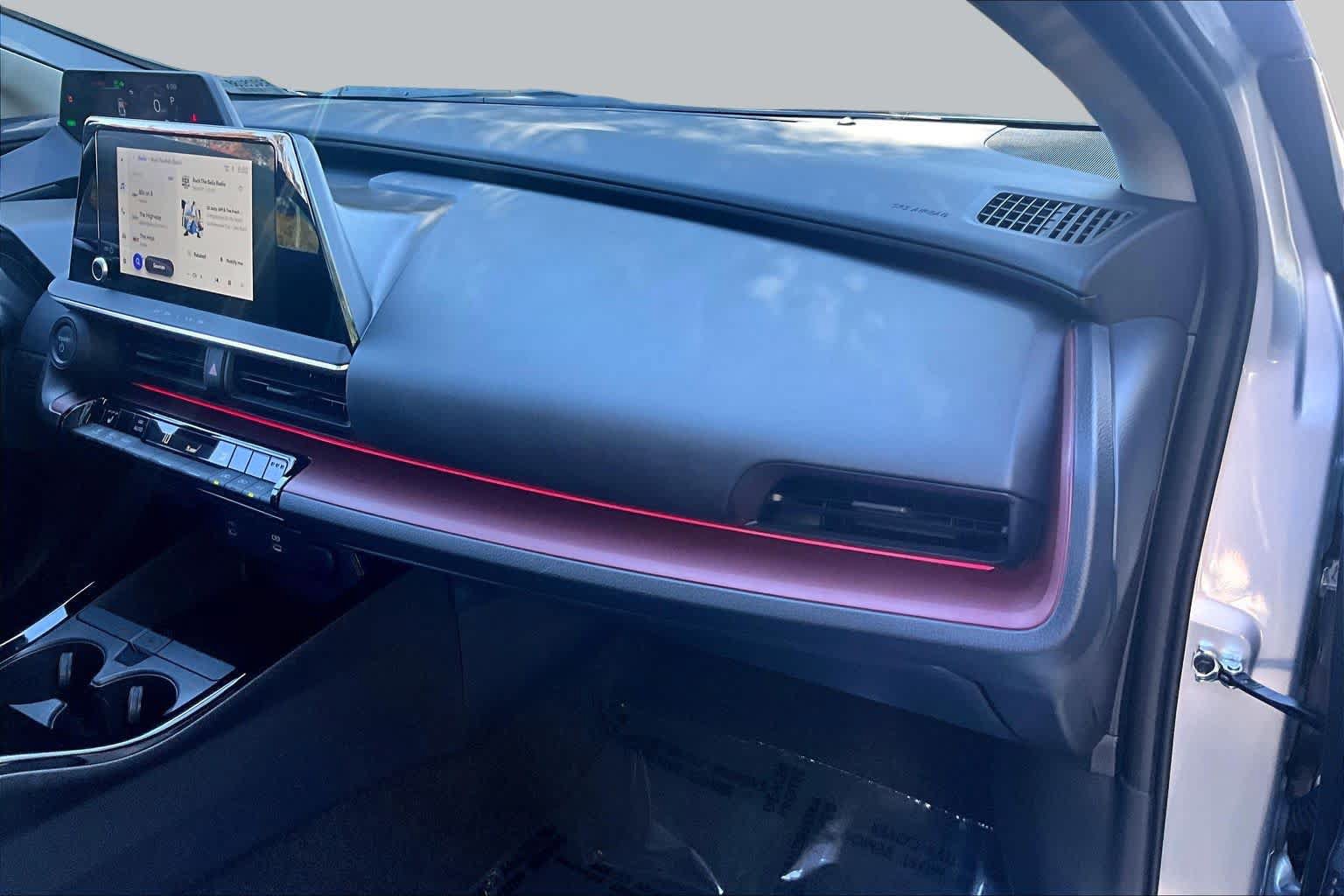 Used 2024 Toyota Prius Prime FWD image 17