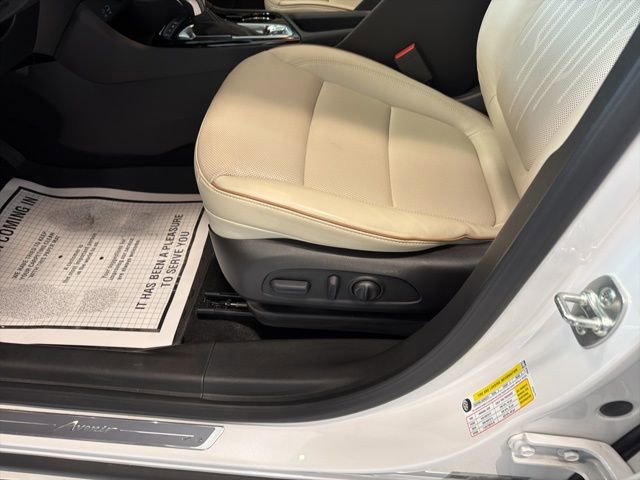 Used 2025 Buick Encore GX Avenir w/ Avenir Convenience Package AWD/4WD image 12