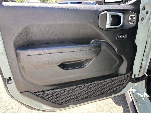 Used 2023 Jeep Wrangler Unlimited w/ Cold Weather Group AWD/4WD image 15