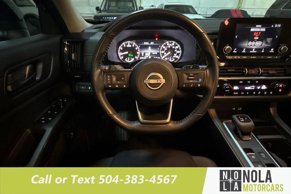 Used 2024 Nissan Pathfinder SV image 28