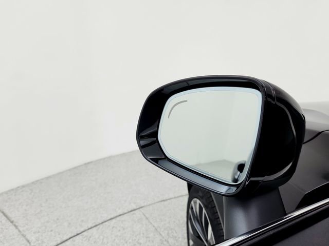 New 2026 Volvo XC90 B6 Plus w/ Protection Package Premier image 18