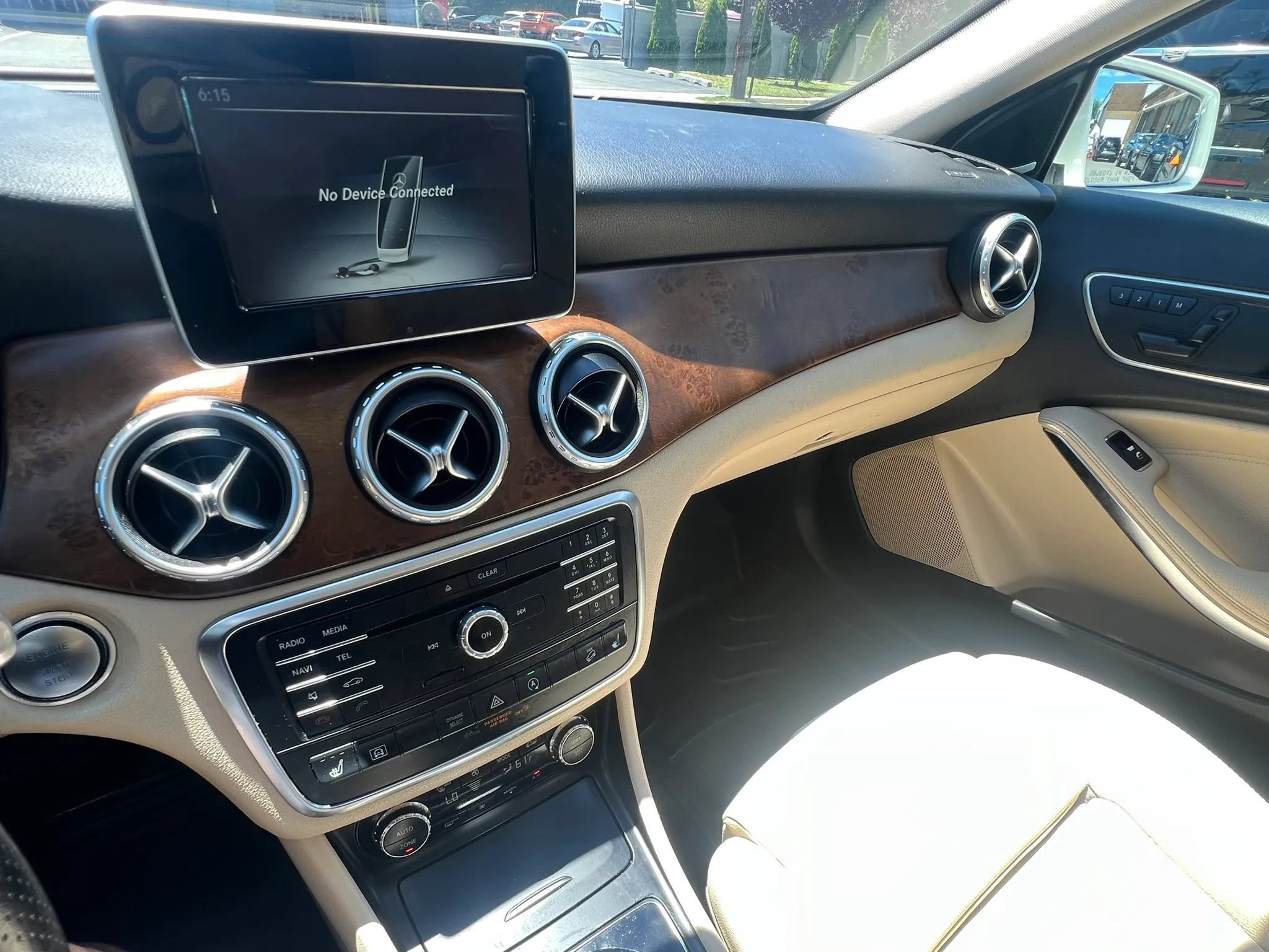 Used 2017 Mercedes-Benz GLA 250 4MATIC w/ Premium Package image 21