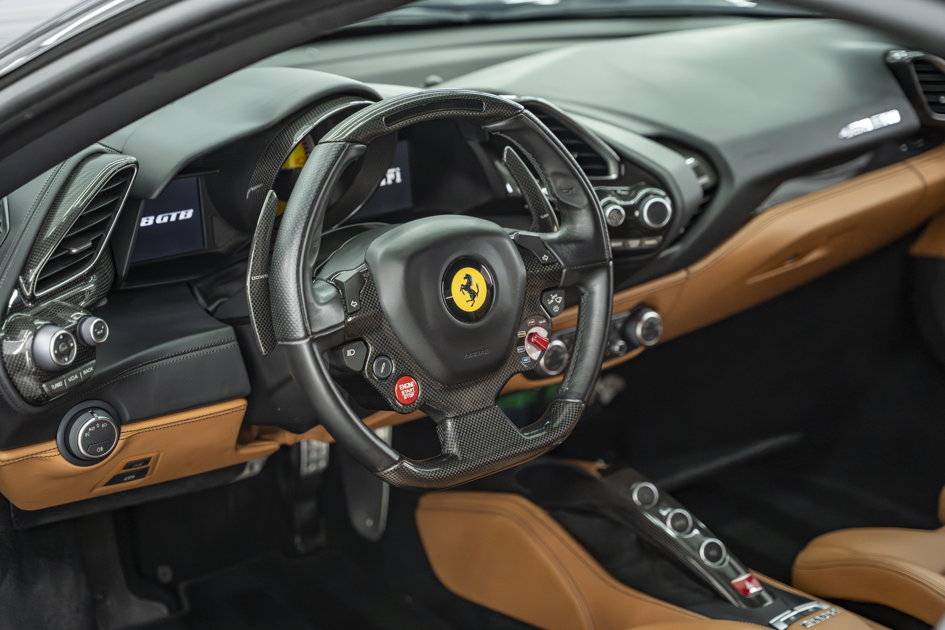 Used 2016 Ferrari 488 GTB RWD image 28