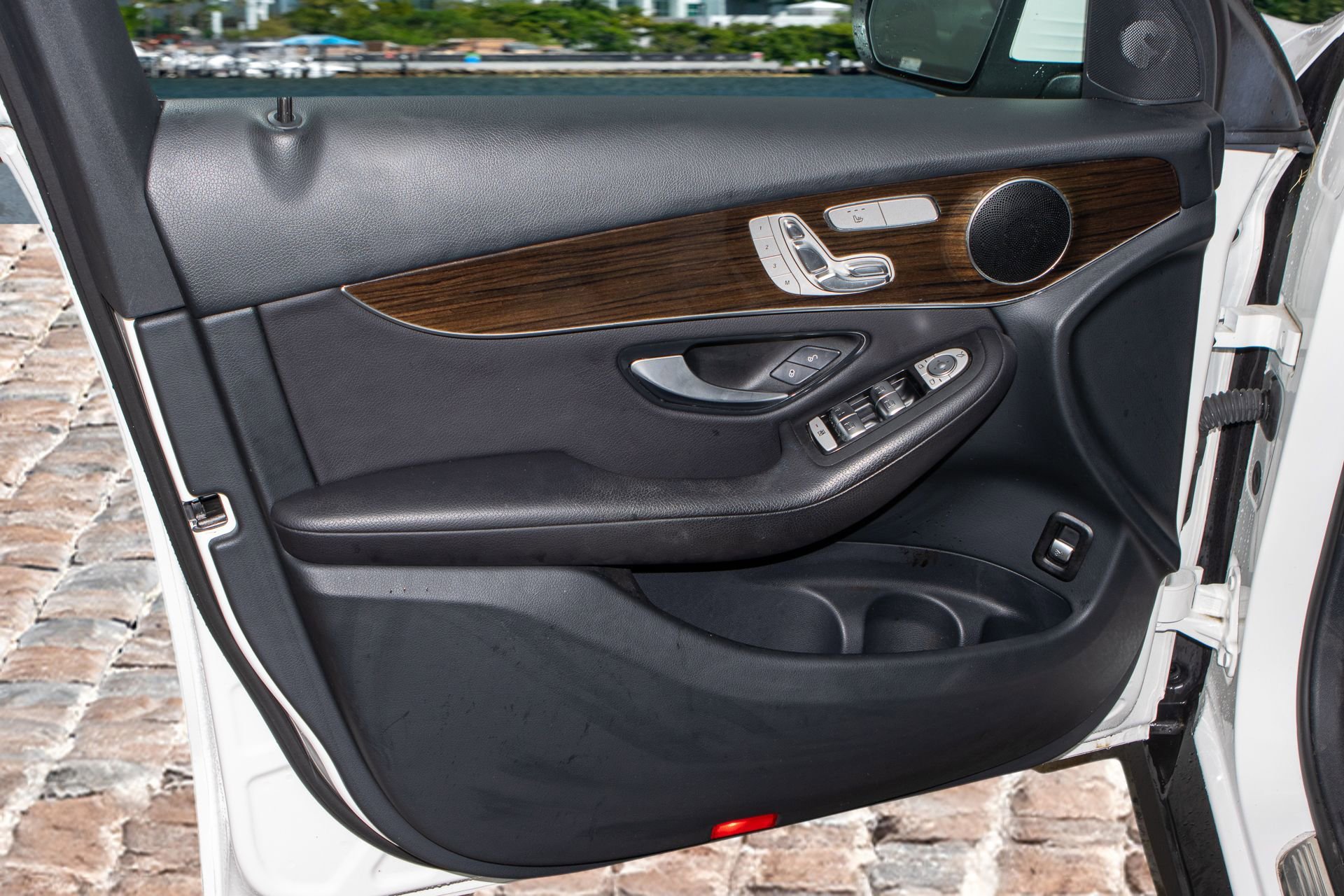 Used 2022 Mercedes-Benz GLC 300 image 11