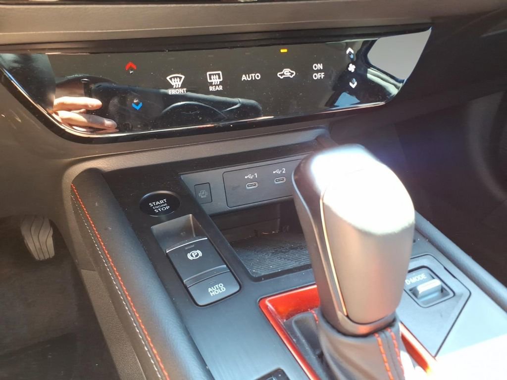 Used 2025 Nissan Kicks SR image 23