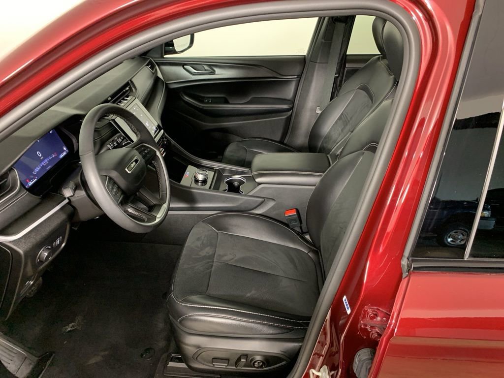 Used 2024 Jeep Grand Cherokee L Altitude image 27