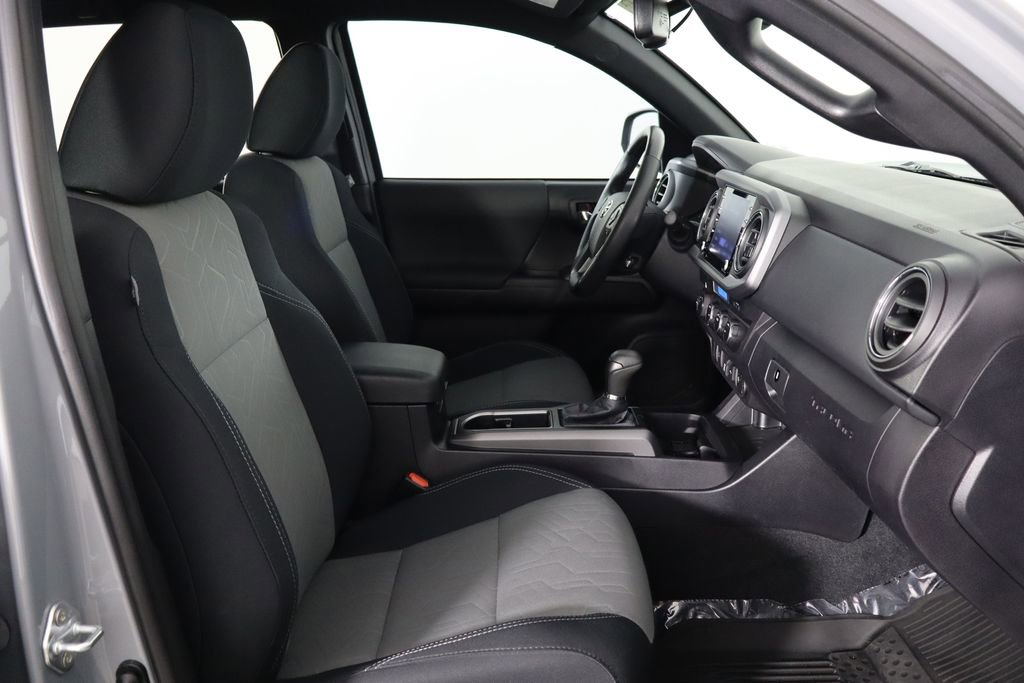 Used 2021 Toyota Tacoma TRD Off-Road image 18