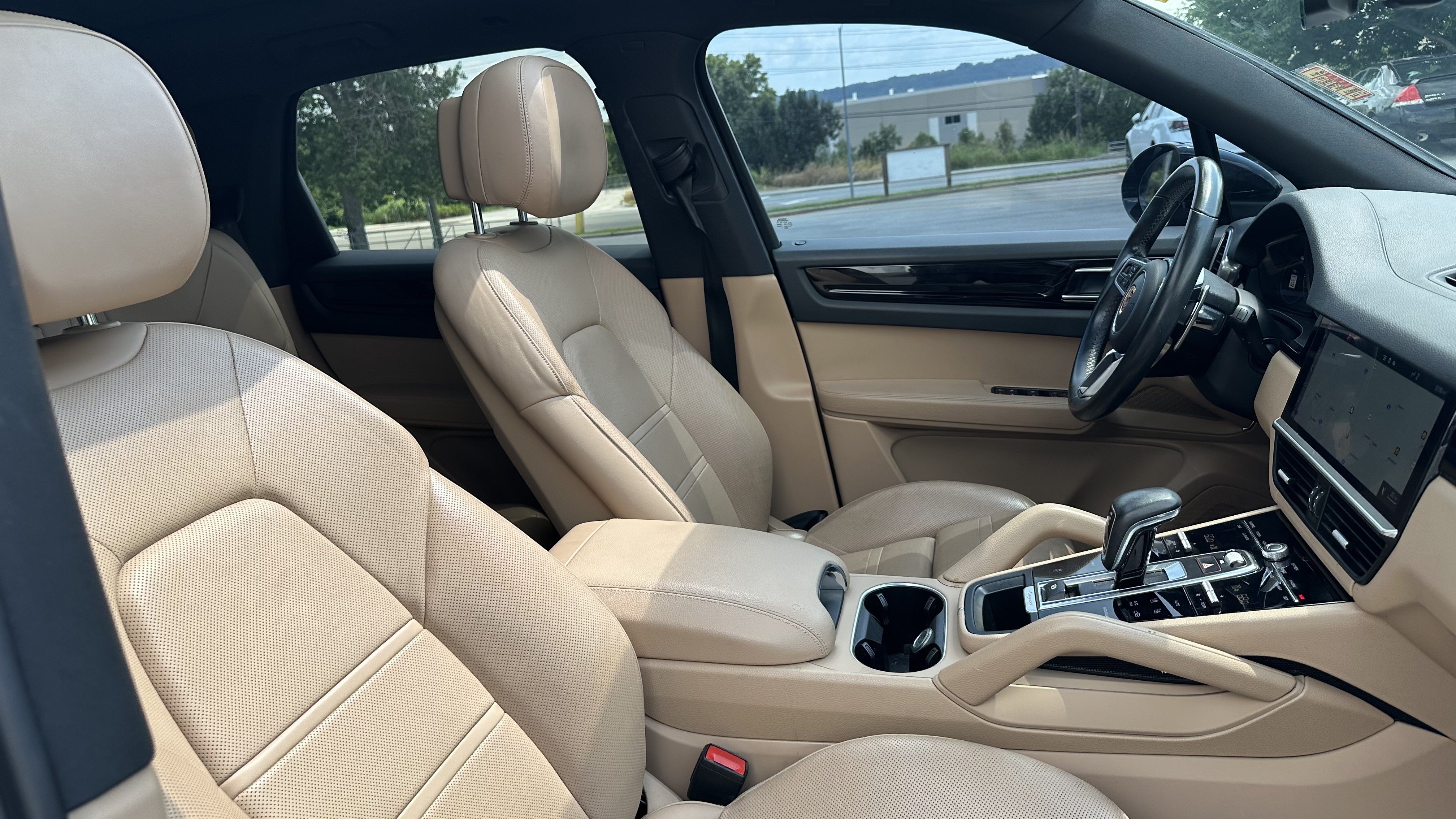 Used 2020 Porsche Cayenne AWD/4WD image 33