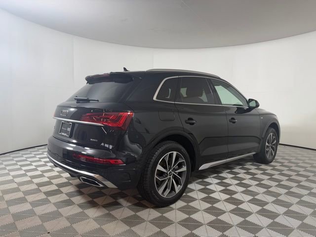 Used 2023 Audi Q5 2.0T Premium w/ Convenience Package image 6