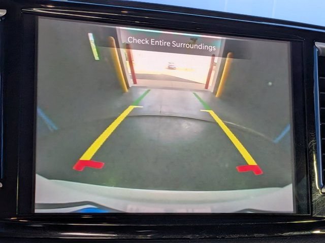 Used 2023 Chrysler Pacifica Touring-L FWD image 32
