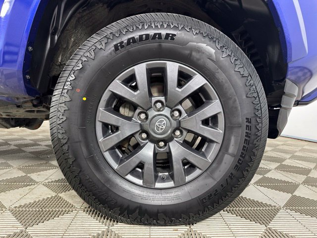 Used 2023 Toyota Tacoma SR5 AWD/4WD image 9