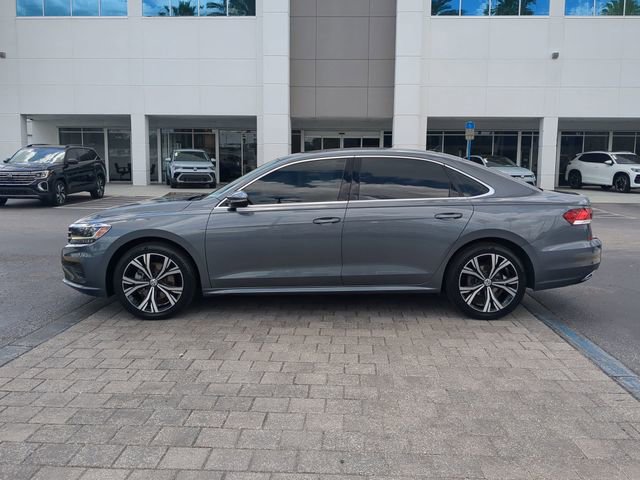 Certified 2022 Volkswagen Passat 2.0T SE FWD image 6