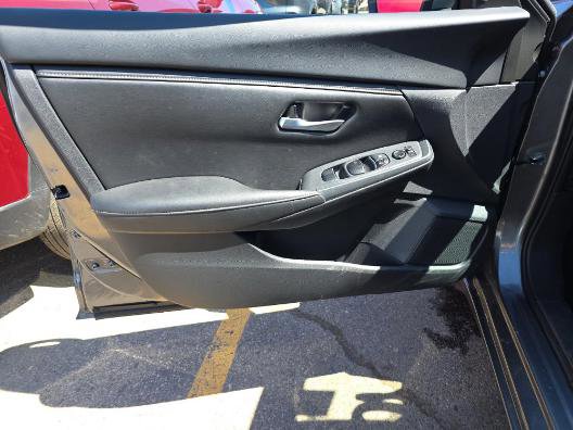 Used 2025 Nissan Sentra SV FWD image 11