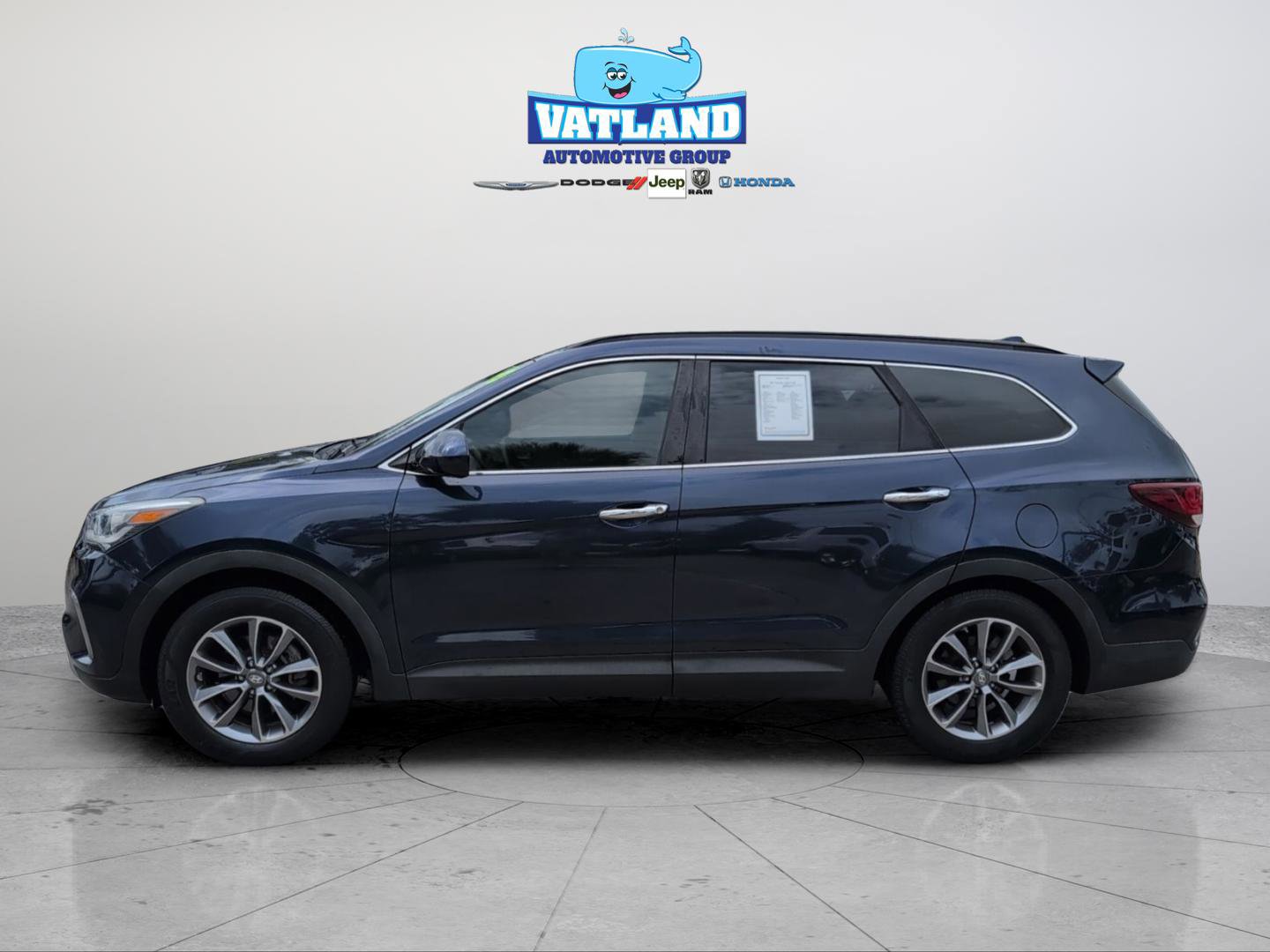 Used 2017 Hyundai Santa Fe SE image 2