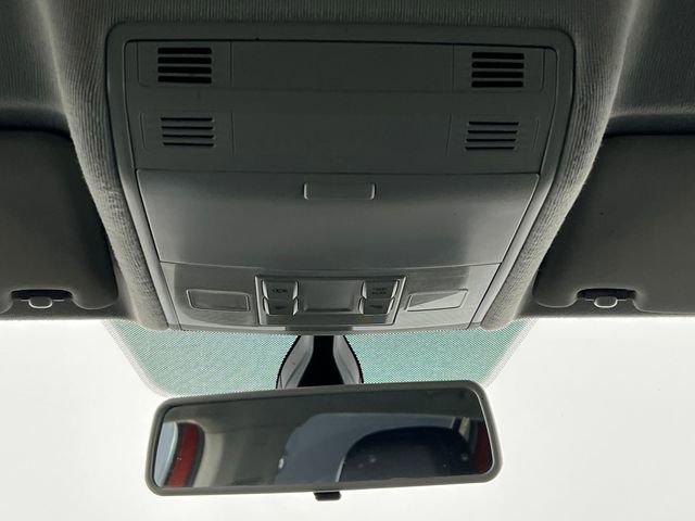 Used 2019 Volkswagen Tiguan SE image 25