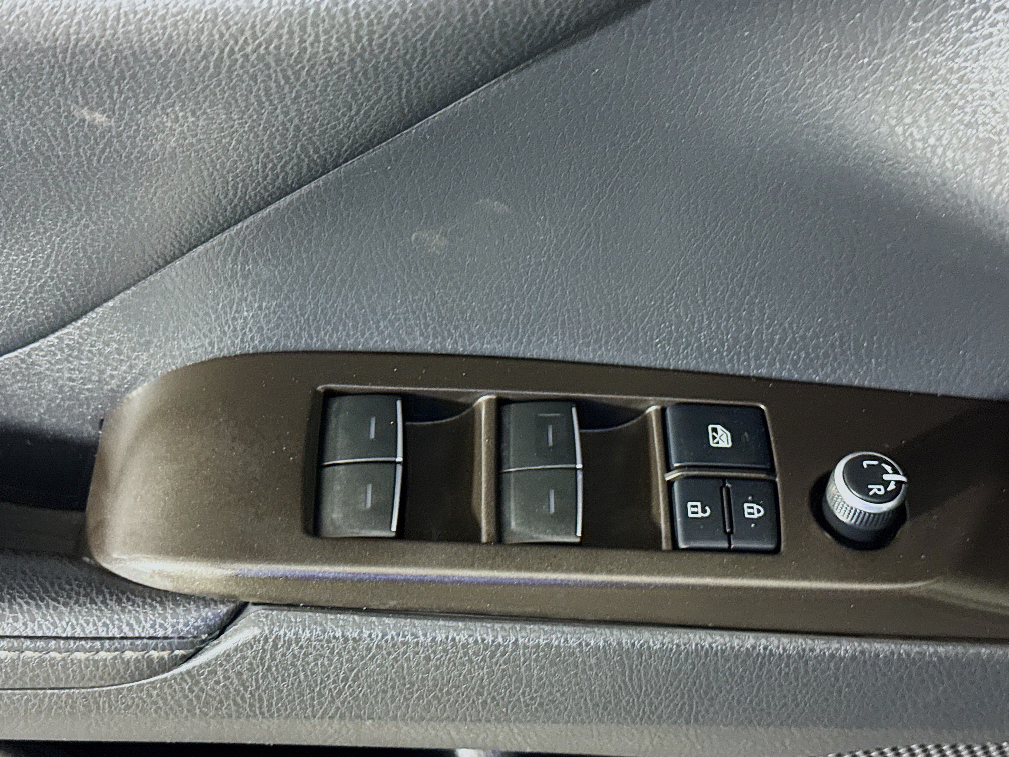 Used 2022 Toyota Camry XLE FWD image 24