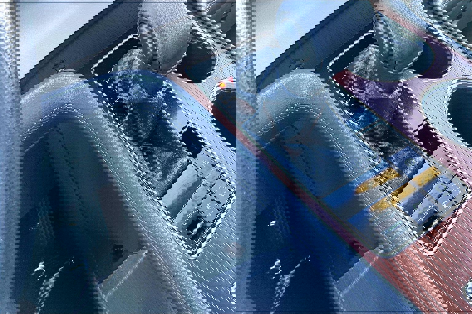 Used 2024 Toyota Sienna LE image 31