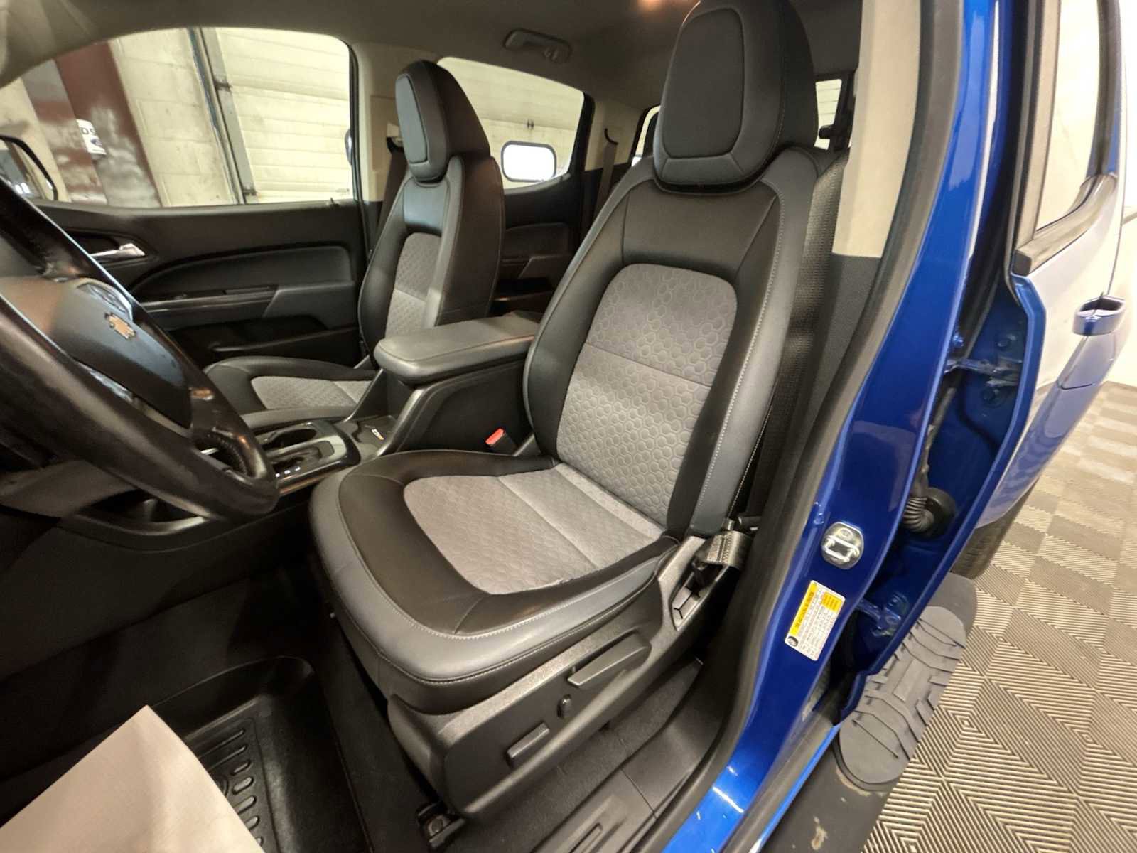 Used 2019 Chevrolet Colorado Z71 AWD/4WD image 13
